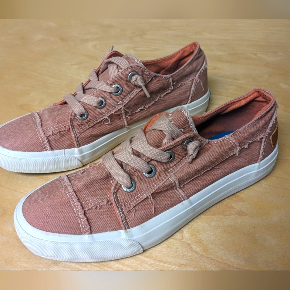 Blowfish, Women's Sneakers, Size 8, Coral